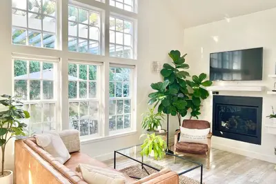 Image de Award Winning Britt Bungalow in the Historical Heart of Jacksonville Oregon