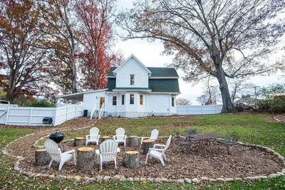 Image de Relaxing Farmhouse, pet friendly, walk to town
