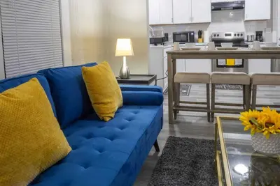 Image de Modern 1 bedroom 1 bath apartment