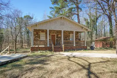 Image de Spacious home close to Hoover Met, Uab & Golf