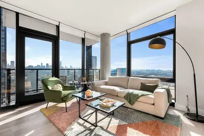 Image de West Loop Oasis: Walk to Dining, Private Balcony