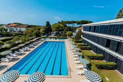 Image de Confortable appartement pour 4 personnes avec piscine, climatisation, Wifi, Tv, patio et parking