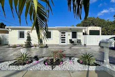 Image de Elegant beautiful house w\/pool 10 min from Miami Int. Airport