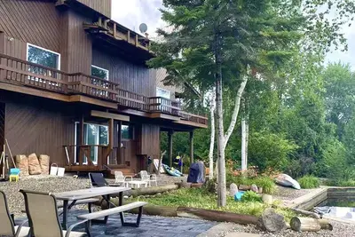 Image de Waterfront Cottage with Private Beach in the Heart of Lagoon City