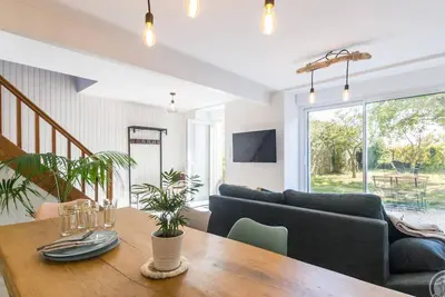 Image de Maison paisible avec jardin clos, proche plage, 3 chambres, poêle à bois, animaux acceptés