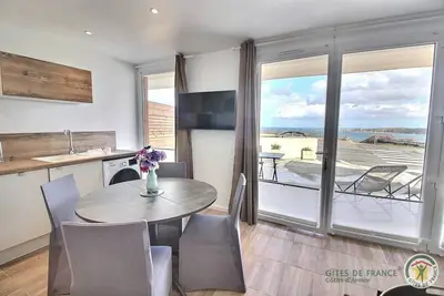Image de Gîte Bréhat : pleine vue mer, 200m de la plage