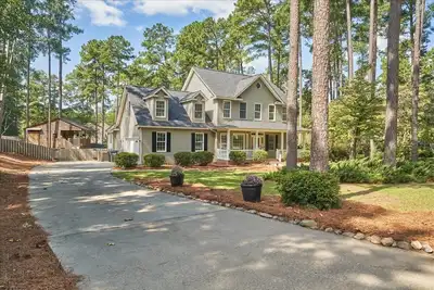 Image de This is it! | Pool | Golf | Convenient to Town