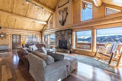 Image de Custom-Built Colorado Log Cabin - Impeccable Views - Atv's Welcome