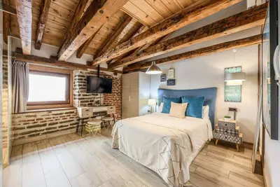 Image de Beautiful renovated loft in the center N5