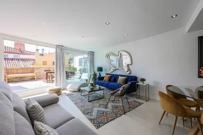 Image de Duplex penthouse with solarium in Plaza Mayor and Sol