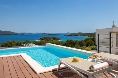 Image de Luxury Villa Murter Exotic with pool, gym, sauna and sea view
