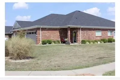 Image de Great location next to ball park, college, hospital, restaurants and shopping.