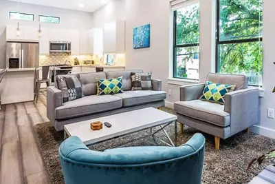 Image de Montrose Stay: 7 Rooms, 7 Baths & Rooftop Lounge