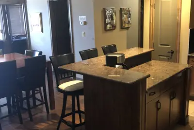 Image de Beautifully appointed 4 bedroom condo in Radium, Bc