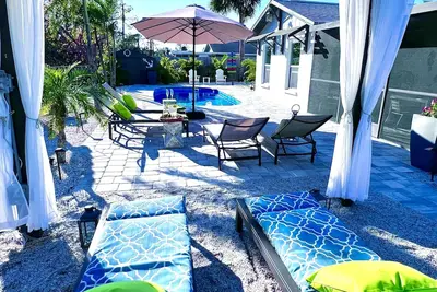 Image de Luxurious Coastal 3 bed 2 Bath Private Pool minutes from Beach