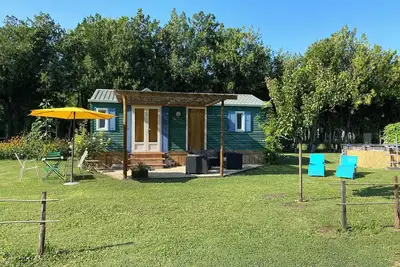 Image de Charmant gîte cabane en pleine nature avec piscine
