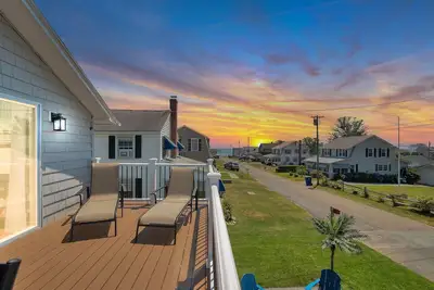 Image de Old Lyme Shores Beach house! Walk to water!