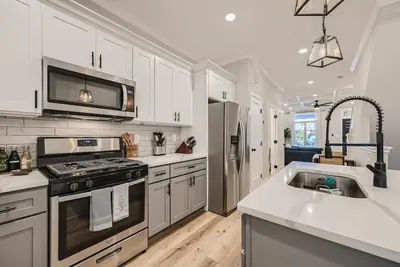 Image de Spacious Modern Rowhome in Quirky Hampden