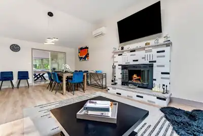 Image de Premium Designed Lakeview 4bd/3ba /PrivatePool/HotTub