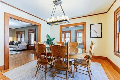 Image de Modern Bungalow: spacious 3br home near downtown Champaign & campus