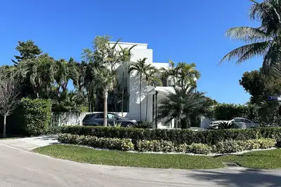 Image de beautiful villa in a paradise island with private pool and jacuzzi