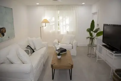 Lux* New*4br*Near Beach, Design District & Wynwood