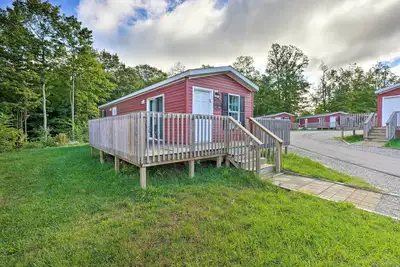 Image de Cassopolis Cabin w\/ On-Site Fishing Pier!