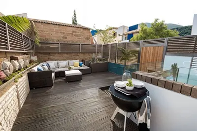 Sun-drenched Deck Quaint, Spacious 2bed 2bath