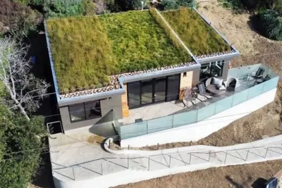 Image de A spectacular home with a three bridge view out the Golden Gate.