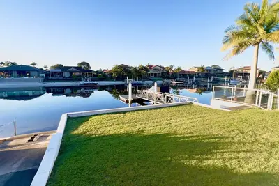 Image de Anchorage, Waterfront unit in Yamba