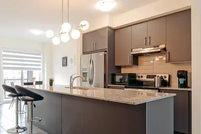 Image de Brand new, 3 storey townhouse