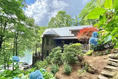 Image de Sparkling Waters Lakefront Retreat | Scenic Lake Glenville & Mountain Views With Hot Tub