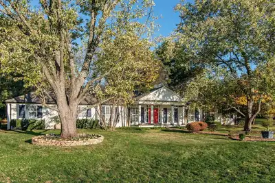 Image de Lux 4-Bedroom in the Heart of Franklin.
