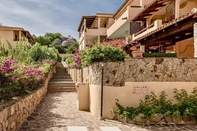 Image de Baia de Bahas Two-room apartment sleeps 4, with A. C, a few steps from the sea