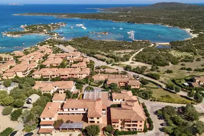 Image de Baia de Bahas Two-room apartment sleeps 4, Sea View, with A. C