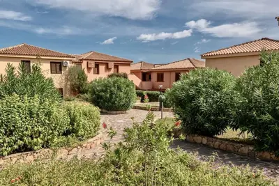 Image de Baia de Bahas Three-room apartment sleeps 6, with A. C, a few steps from the sea