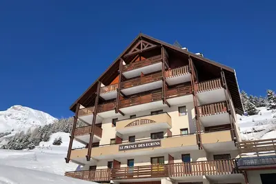 Image de 5-seater apartment, 100 m from the slopes, view of the jewel cases