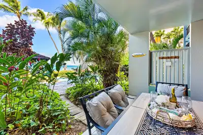 Upgraded beachside condo with ground floor access