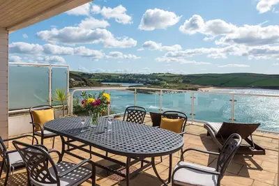 Image de 3 bed | stunning sea views & private beach access