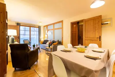 Image de Appartement centre-ville avec piscine et sauna