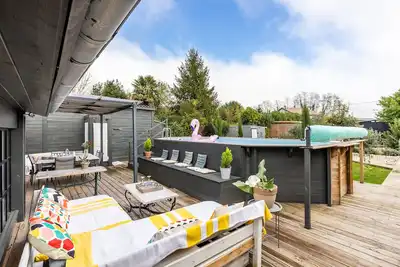 Image de Demeure en pierre avec piscine