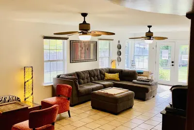 Image de Private Oasis. Spacious. Great for Big Families.