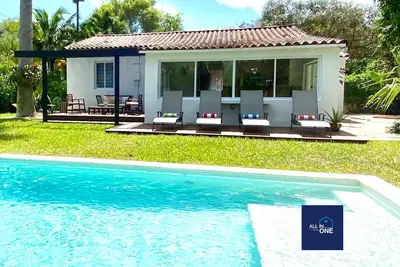Image de **Pool** | Close to SoBe  | Wynwood | Design District