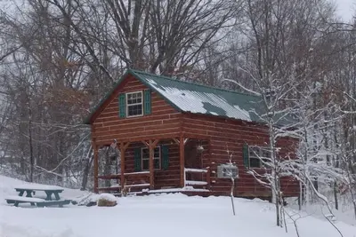 Image de Sassafras Ridge Log Cabin by Garden of the Gods in the Shawnee National Forest