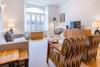 Image de Modern Rustic Flat in Santos by LovelyStay