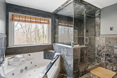 Image de Executive Home - Versace Designer Kitchen Steam Shower Master Suite