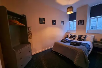 Image de Large-Appartement-Salle de bain privée séparée