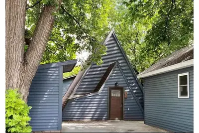 Image de 1 of a Kind Featured Fargo Home-4mindrive2Downtown