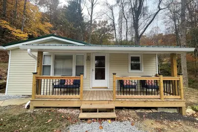 Image de Newly renovated charming & cozy private country getaway - Hendersonville