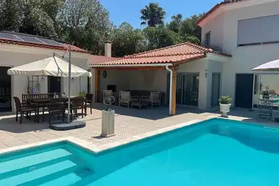 Image de Spacious villa with private pool 5 minutes from the beach